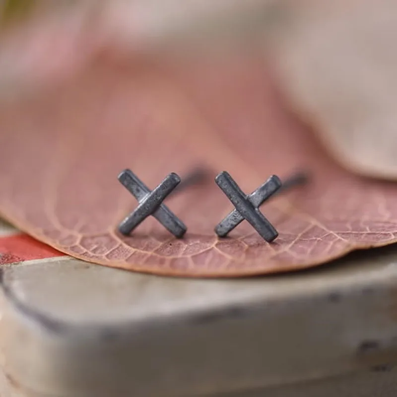 

Antique Retro Black Cross Stud Earrings 925 Sterling Silver Punk Hip Hop Jewelry Gift for Women And Men