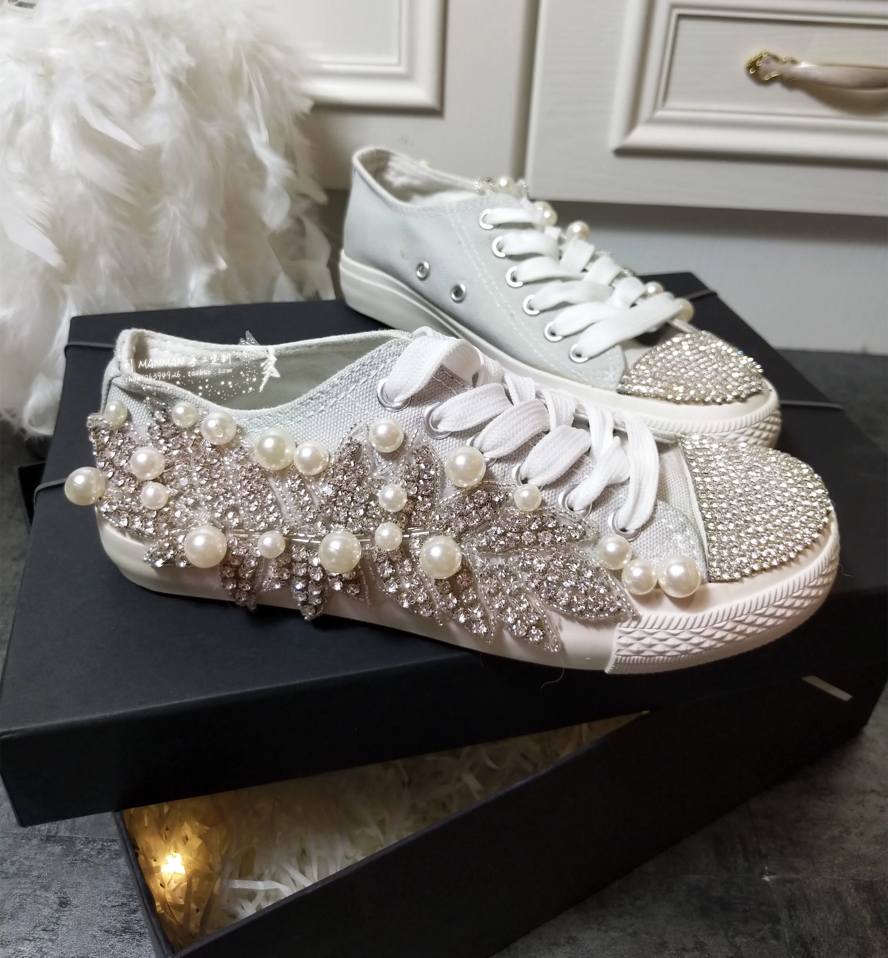 New Diamond-encrusted Canvas Shoes Flat Shoes Pearl Diamond-encrusted Handmade Shoes