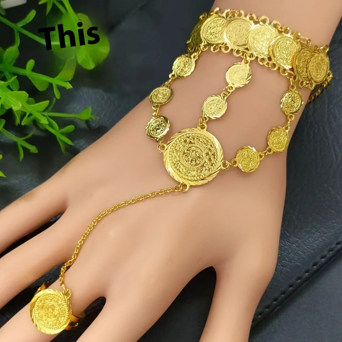 

Sunnice Different Designs of Copper Women's Fashion Bracelets Connects with Ring Dancing Jewelry Decoration Creative Style Jewel