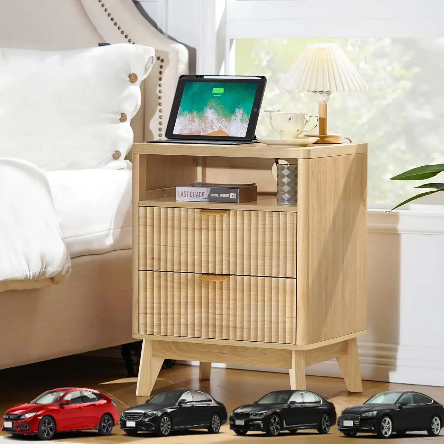 

Рифленая тумбочка с зарядной станцией, широкий торцевой столик шириной 19,7 дюйма с 2 ящиками, современная деревянная прикроватная тумбочка для спальни, натуральный