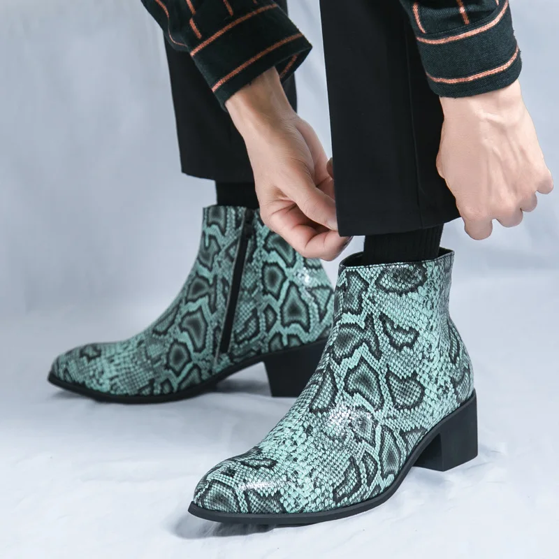 

2026 New Men's Autumn Winter Snake Print Chelsea Leather Boots Business Retro Side Casual Zipper Short Boots Unique Footwear