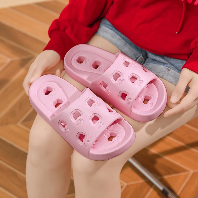 

Легкие тапочки для ванной комнаты, четырехсезонные тапочки для ванной комнаты, нескользящие, быстросохнущие, протекающие, полые женские тапочки