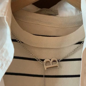 Temel Dişi Tepeye Yapılan Saldırı, Ekin Şeridinin yerini Vahşi Doğanın Esnek Tepesi, bir su Deposu, Camiş, Kısa, Sonbahar, Kış, Genç, 2022 aldı Yarışın en iyi 10 satışı estonada kadın no. 1