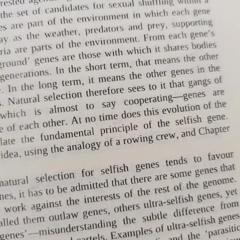 The Selfish Gene 40th Anniversary Edition By Richard Dawkins Paperback English Book