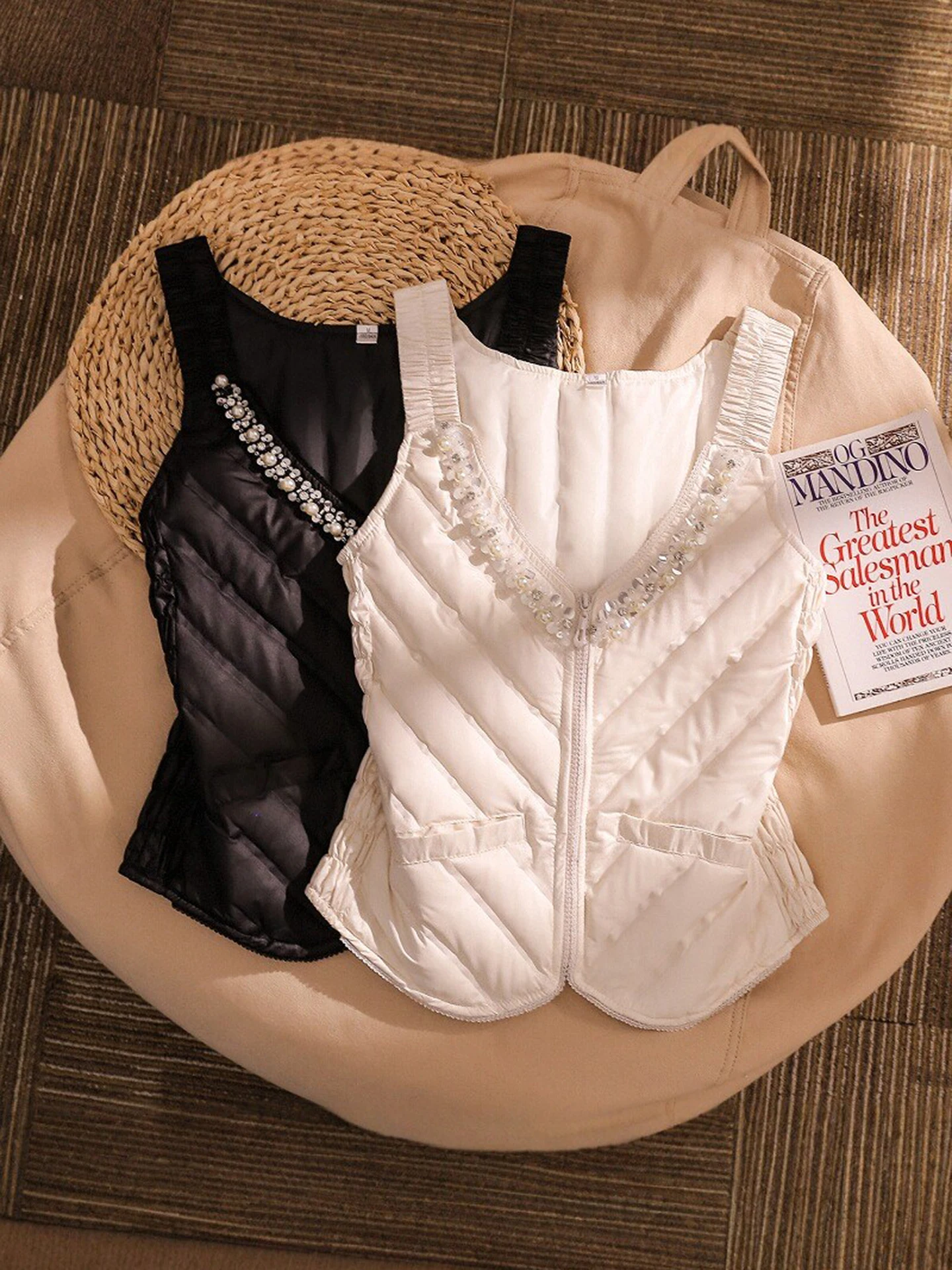 

White Duck Down Vest Women 2025 New Wearable Layering Sleeveless Top V Neck Thermal Waistcoat