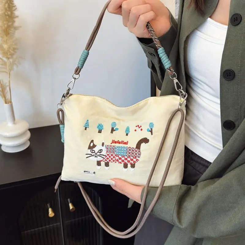 

1Pieces Ladies Tote Bag Lazy Ins Wind Japanese Embroidery Fashion Joker Large-capacity Durable Shoulder Bag Traveling Handbag