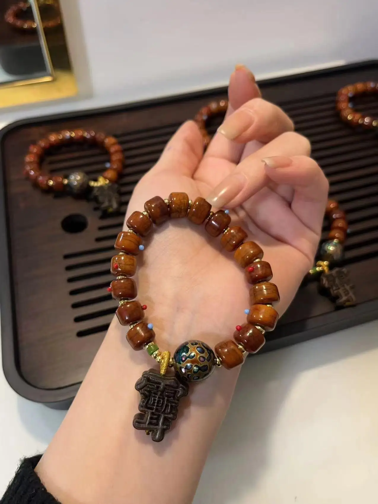 Original design backflow old bone inlay handmade single-circle bracelet with lacquered agarwood Ping An Buddha bead bracelet.