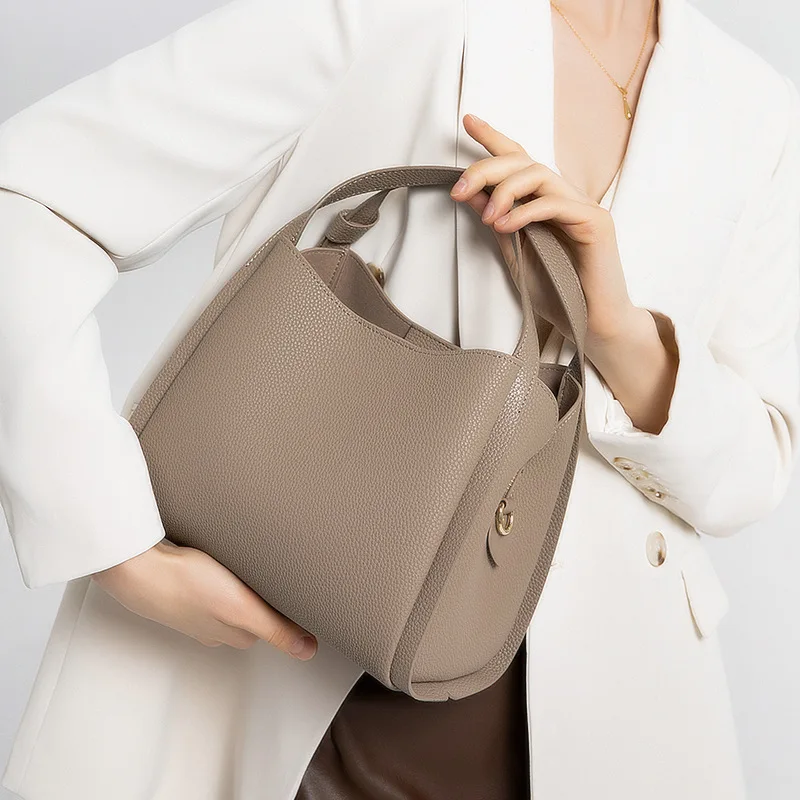 

Cowhide Bag Women's High-end Tote Handbag 2025 New Tote Bag Large Capacity Women's All-match Shoulder Bag