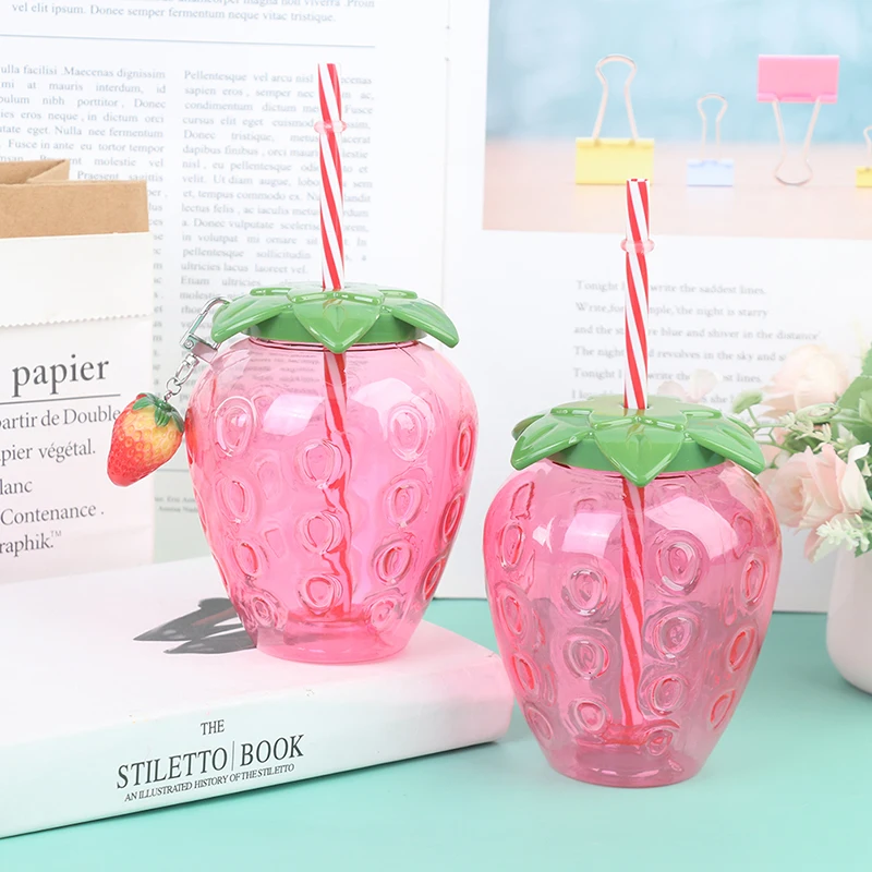 500ml Summer Cute Strawberry Straw Water Bottle Cartoon Food Grade PP Wide Application Milk Coffee Straw Cup Drinkware