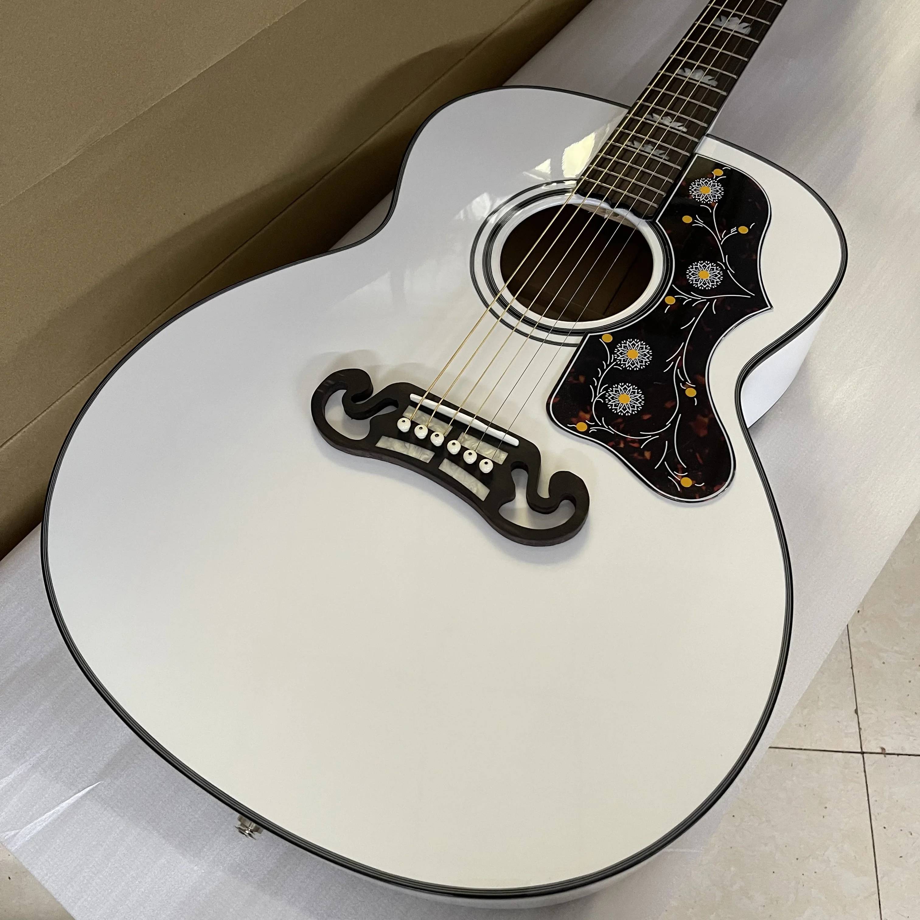 New J200 Acoustic Electric Guitar 43# Solid Spruce Top In White SJ200