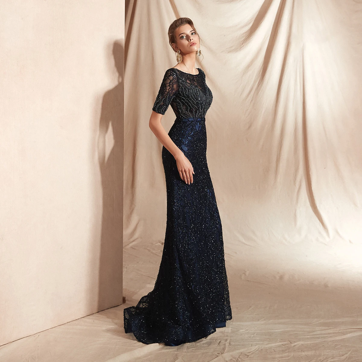 Elegant Navy Blue Mother Of The Bride Dresses Lace Appliqued Beading Wedding Guest Dress Knee Length Flower Formal Gown