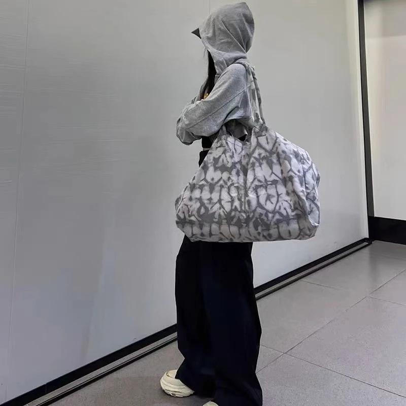 

AL Casual Tie Dye Letter Printed Travel Bag Luxury Designer Women Summer Tote Bag Large Capacity Sports Storage Luggage Bag