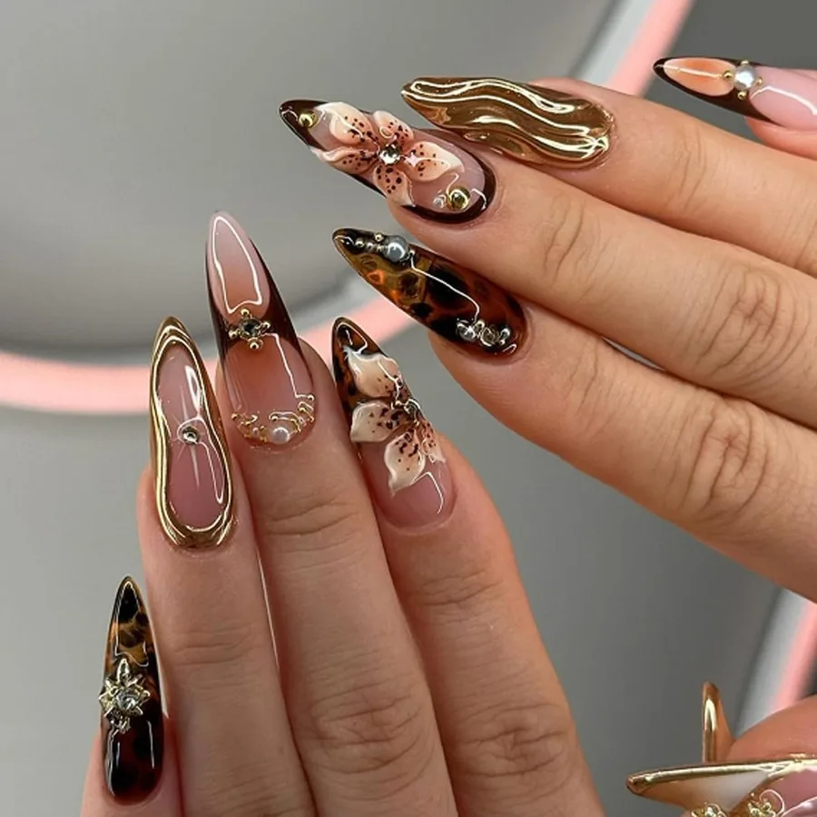 

3D Press on Nails Средний миндаль с леопардовым цветочным дизайном для женщин Сексуальный 3D французский кончик Блестящий глянцевый клей на ногтях Многоразовый F
