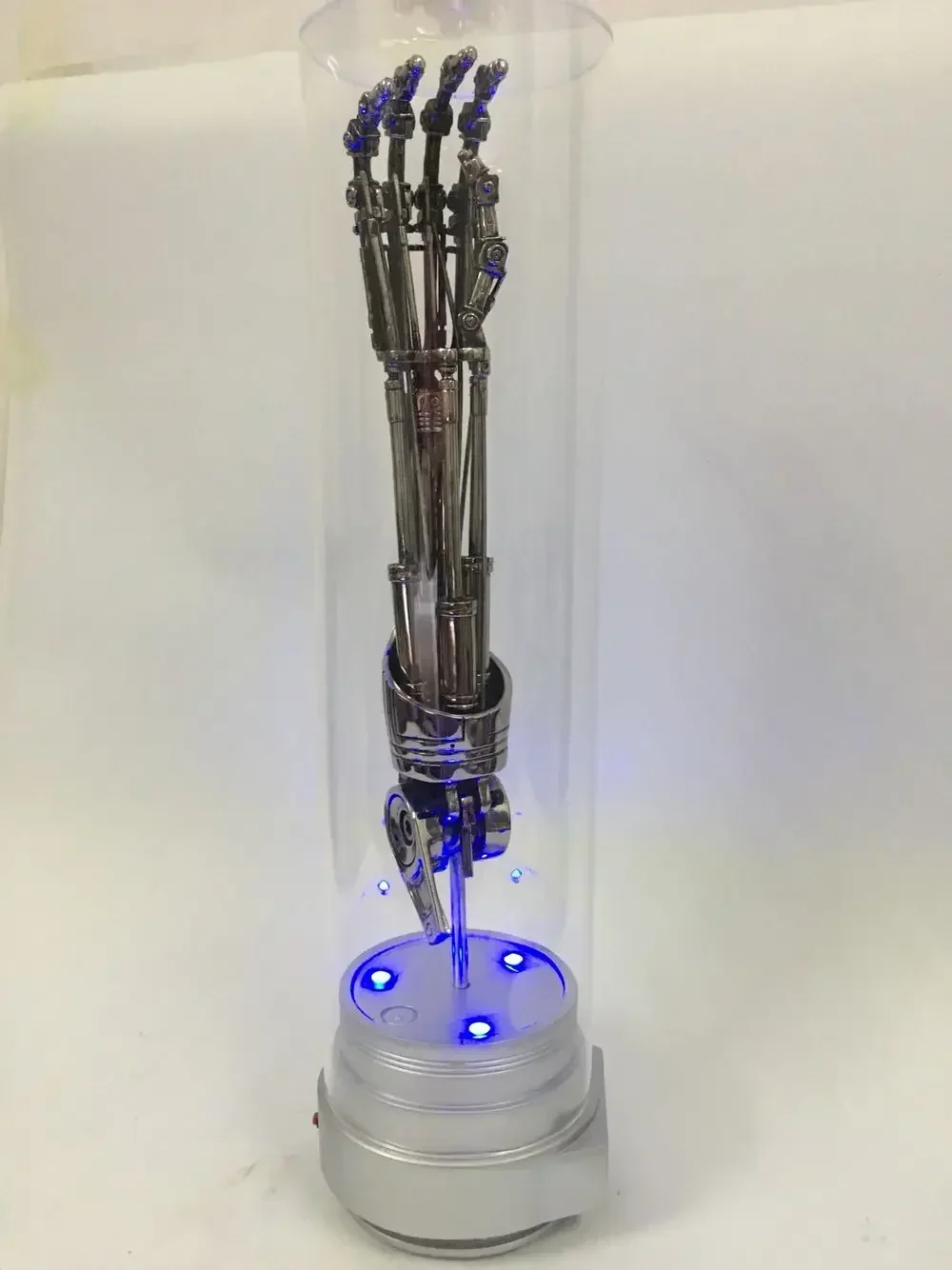 1/1 Scale Terminator T800 Arm plating skull standard electroplate resin edition of hand model Collectible Model home decorations