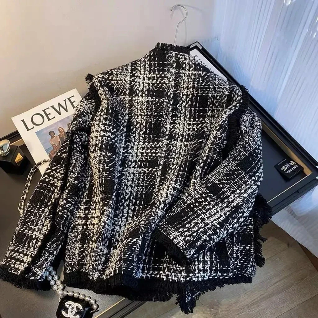 سترة نسائية قصيرة منقوشة جديدة لربيع وخريف 2025 معطف أنيق صغير معطر بتصميم نسائي ملابس خارجية كلاسيكية