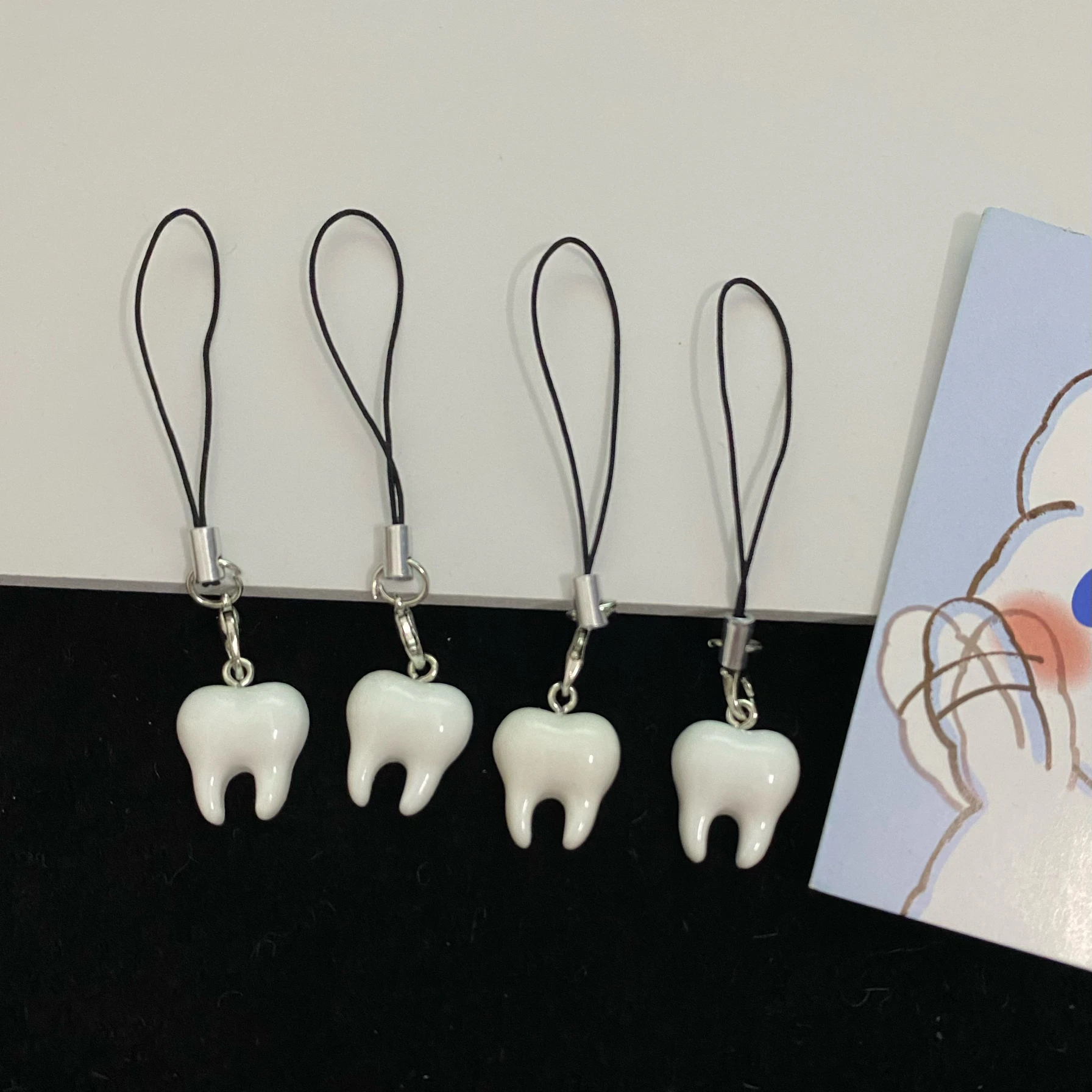  Tooth Resin Pendant Keychain Creative Birthday Gift for Best Friend Cute Romantic Design Festival Supplies