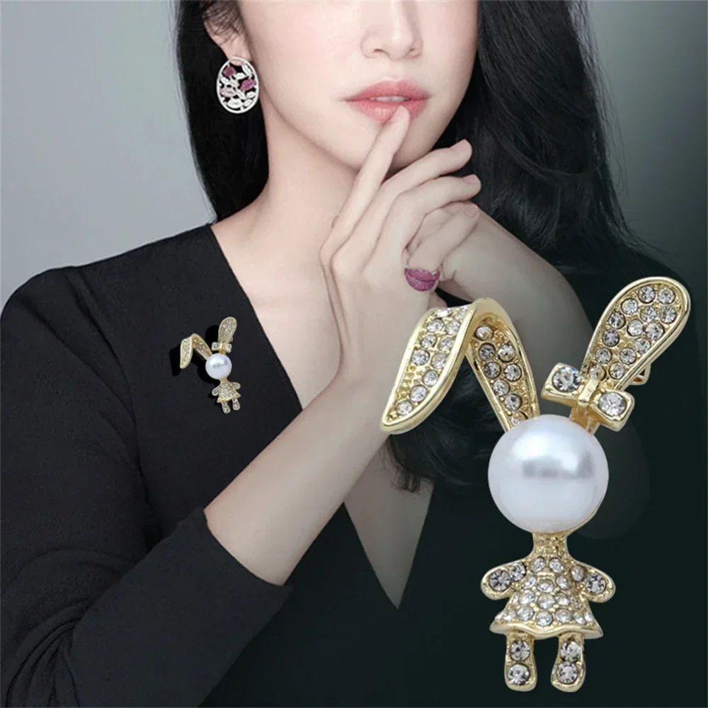 Korean Cute Rabbit Brooch Pearl Personality Cartoon Pin Collar Anti-light Buckle Hat Bag Accessories Luxury Alloy Brooch Pins