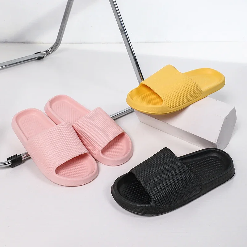 

Bathroom Home Slippers for Men Anti-Slip Slippers Soft Sandals Men Thick Sole Slippers Summer Beach Slides Home Ladies Slippers