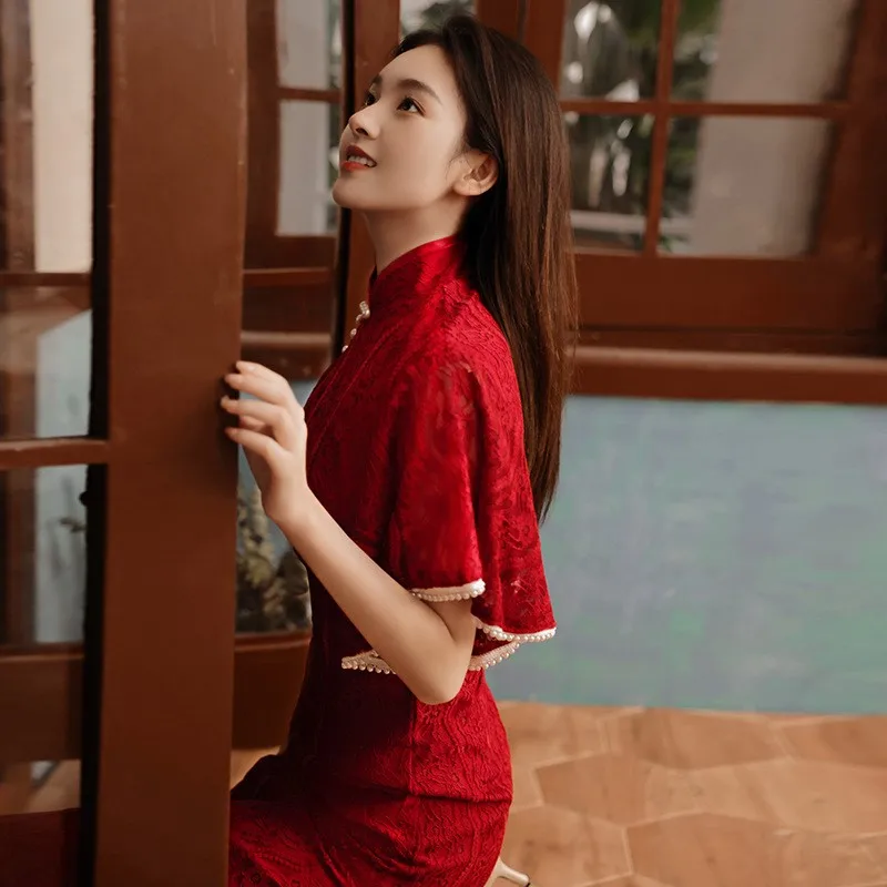 

A mid-sleeved thin wine red lace dress for toasting fashionable and cheongsam