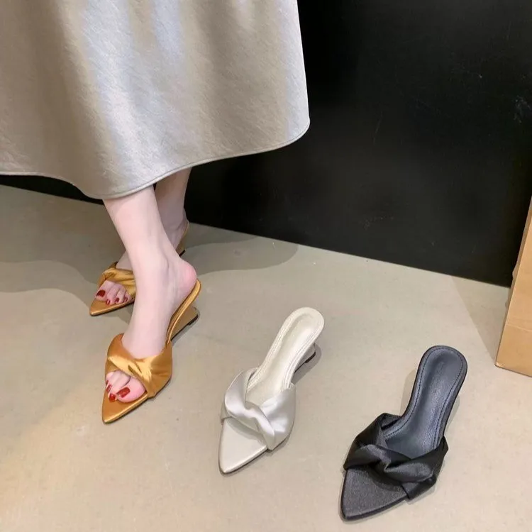 

Французские элегантные женские босоножки на танкетке с острым носком и открытым подъемом, новинка 2026 года, на высоком каблуке