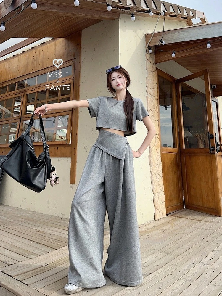 

Пряная девушка нестандартной формы, искусственная футболка из двух предметов с короткими рукавами, высокая талия, широкие повседневные брюки, новинка лета 2025 года, модный комплект