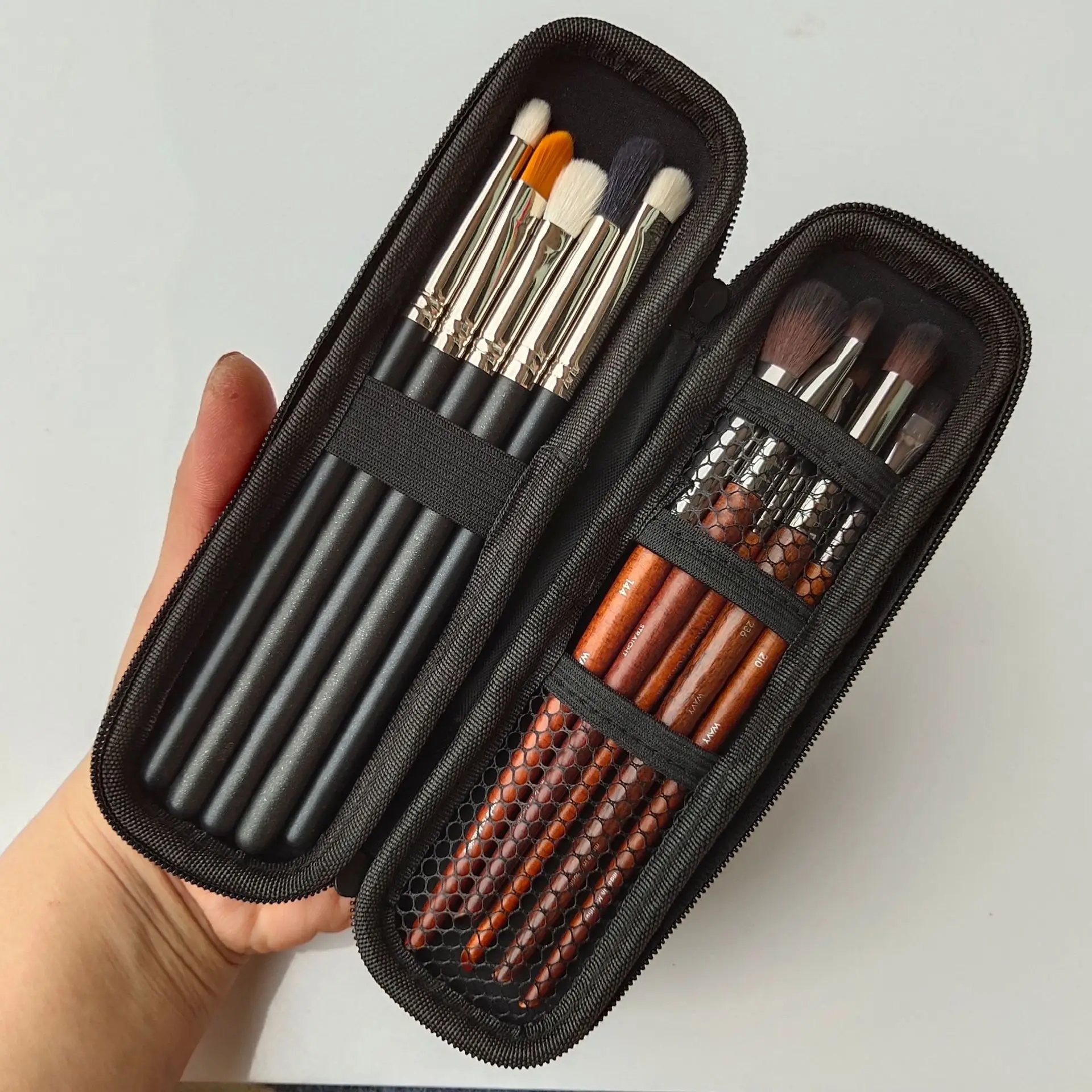 Рисунок 4 - Кисть для бровей