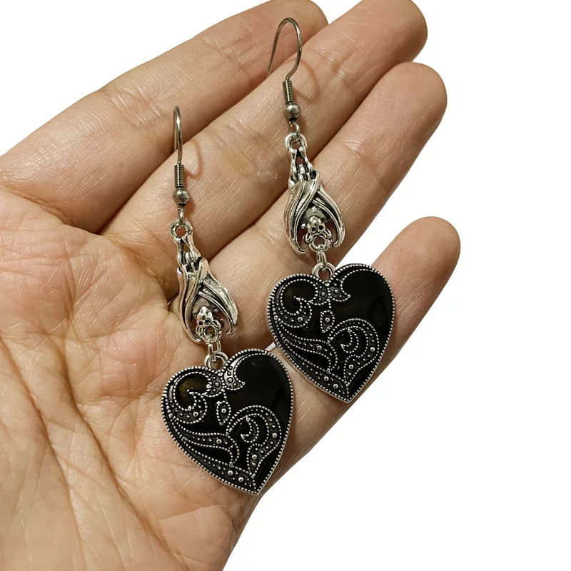 Wholesale Gothic Mysterious Earrings Jewelry Blood Rose Heart-shaped Angel Pendant Earrings Ladies Retro Earrings Jewery