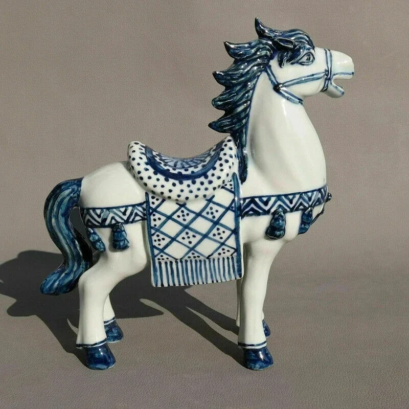 

China Exquisite Old Porcelain Blue and White Horse Statue Iiving Room Decoration Home Gift