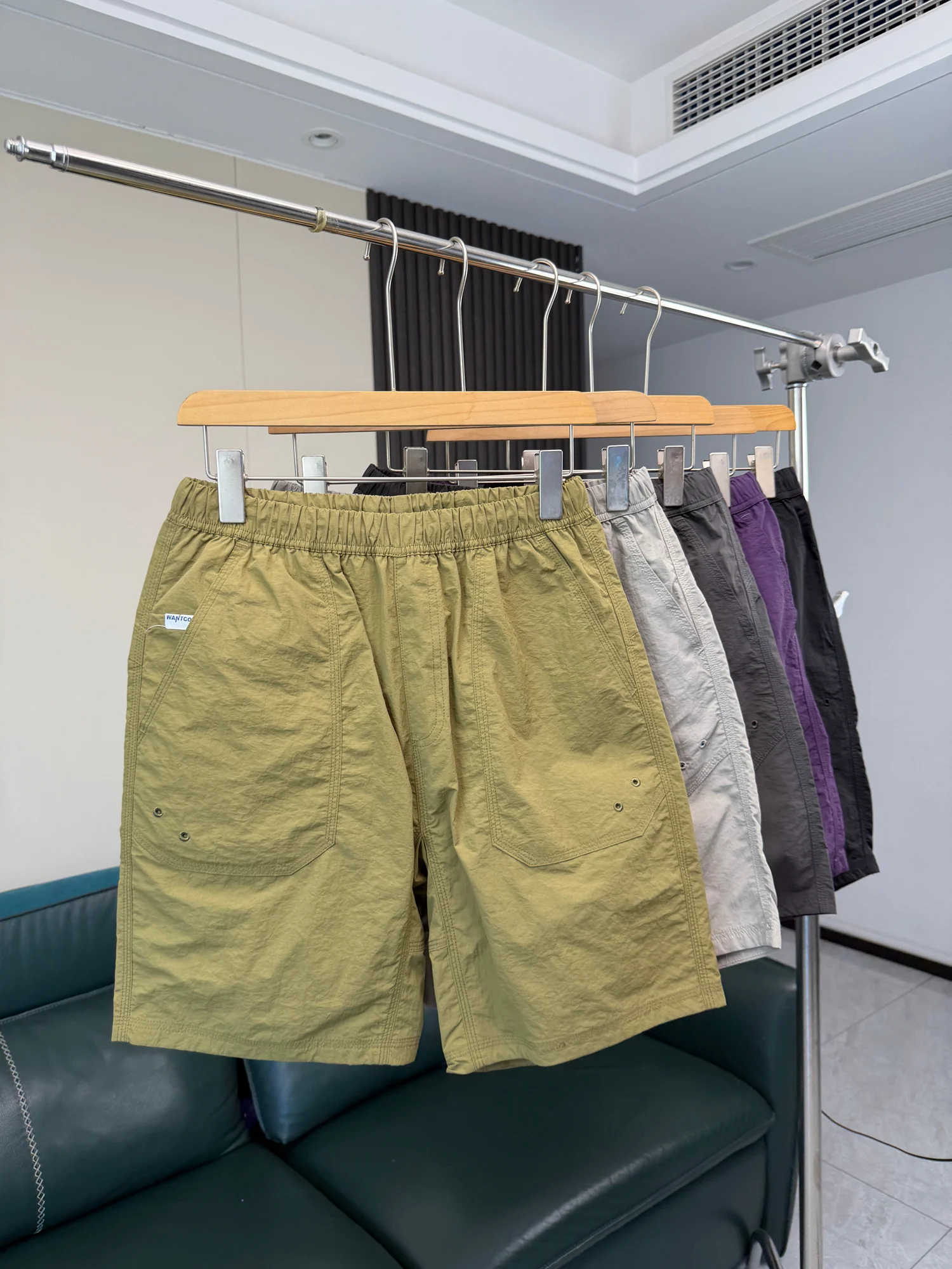

Outdoor Mountain Series Lightweight Breathable Men's Summer Elastic Waist Comfortable Five-Quarter Casual Sport Shorts
