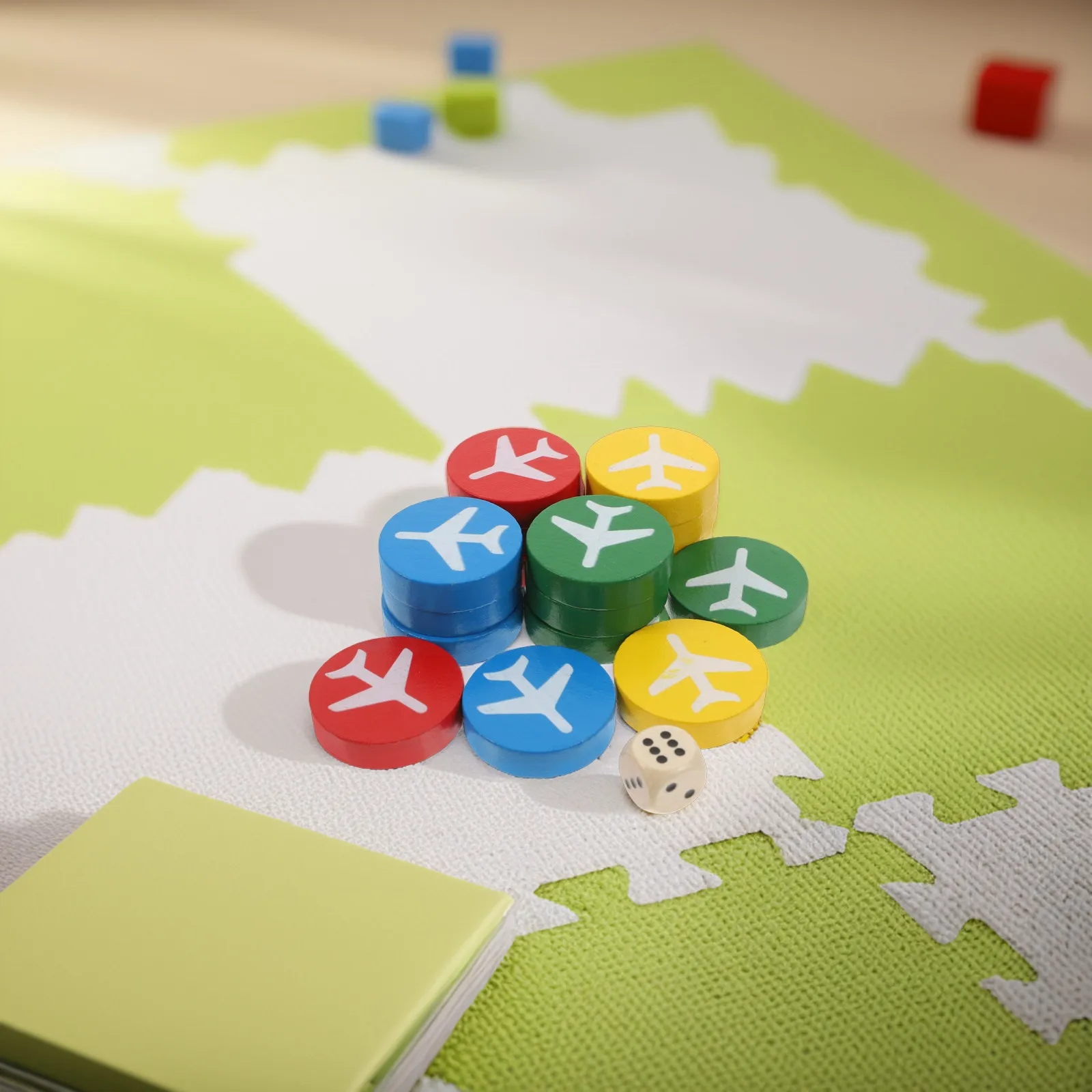 

Набор из 16 деревянных фигурок для настольной игры «Летающие шахматы» (карточные шахматы), развивающий набор для дома и школы