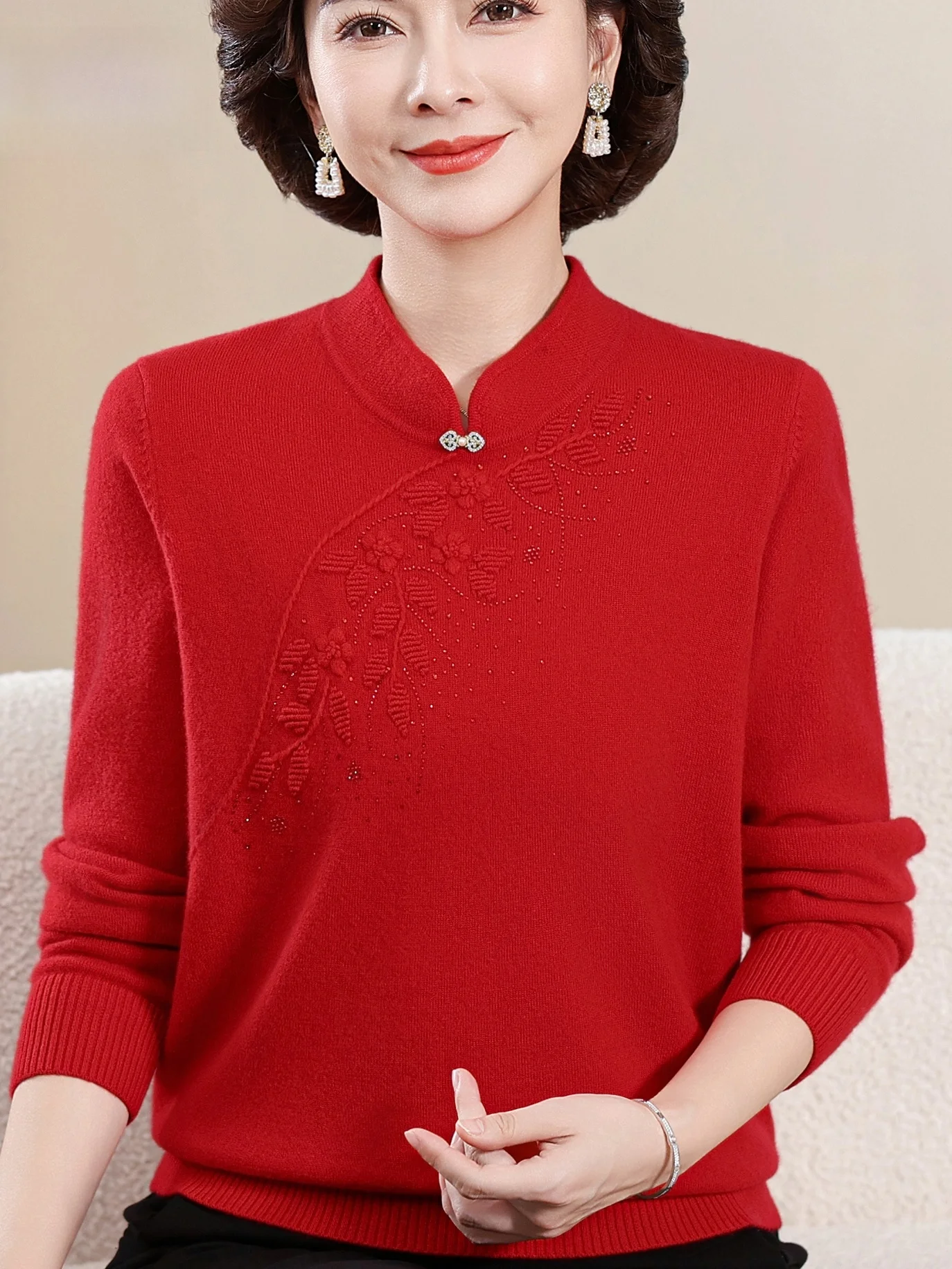 

Новый китайский шерстяной свитер, женская модная одежда для мамы, красная базовая одежда с вышивкой, осень-зима Luy Year