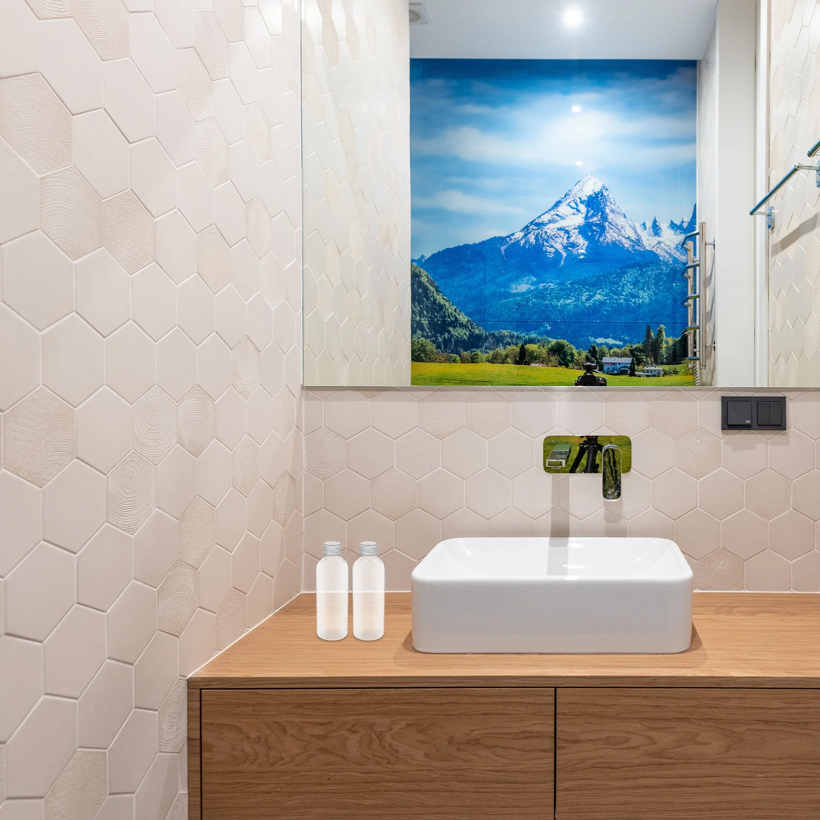 

20Pcs Travel Bottles Transparent Refillable Plastic Sub Containers for Lotion Shampoo Liquid Dispenser Small Portable