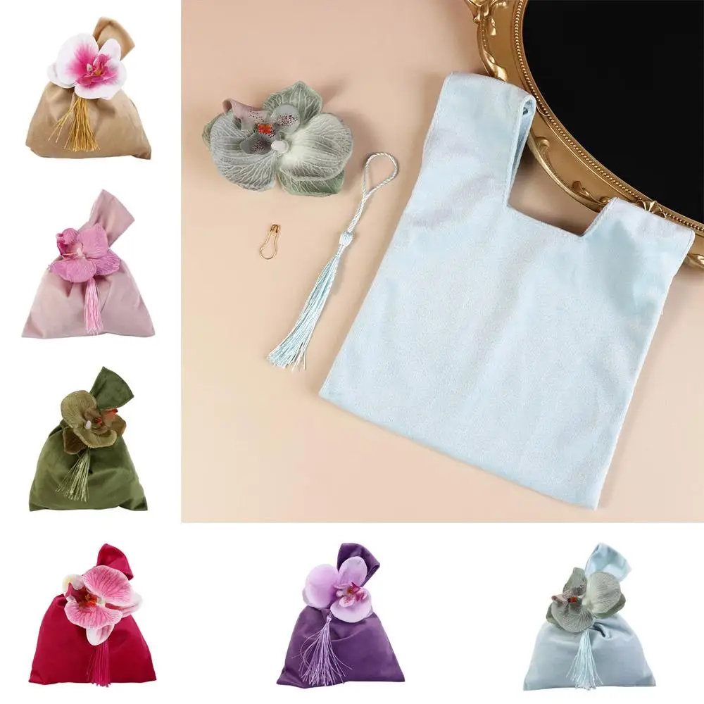 Vest Shape Velvet Knot Handbag Large Capacity Tassel Festive Sugar Bag Small Tote Bag Wedding Candy Bag Flower Wrist Bag