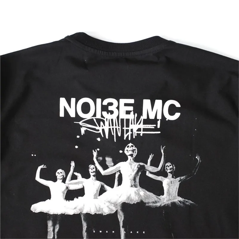 Harajuku الشارع الشهير الرجال التي شيرت بحيرة البجع الجرافيك إلكتروني طباعة المتضخم الهيب هوب Y2k الكورية القوطي ملابس قصيرة الأكمام ريترو