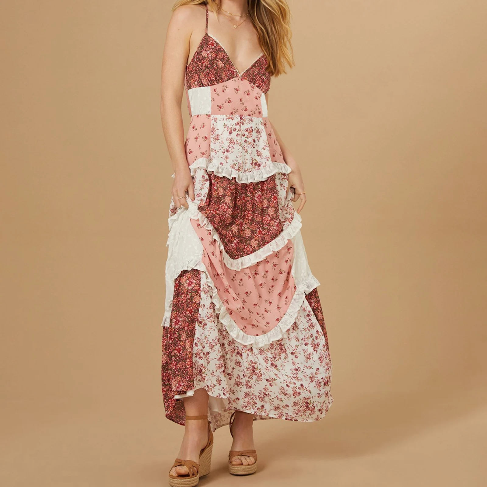 Damska Sukienka Letnia w Kwiaty Boho z Dekoltem w Serek, Rozkloszowana Sukienka Plażowa Długa Maxi na Lato 2025