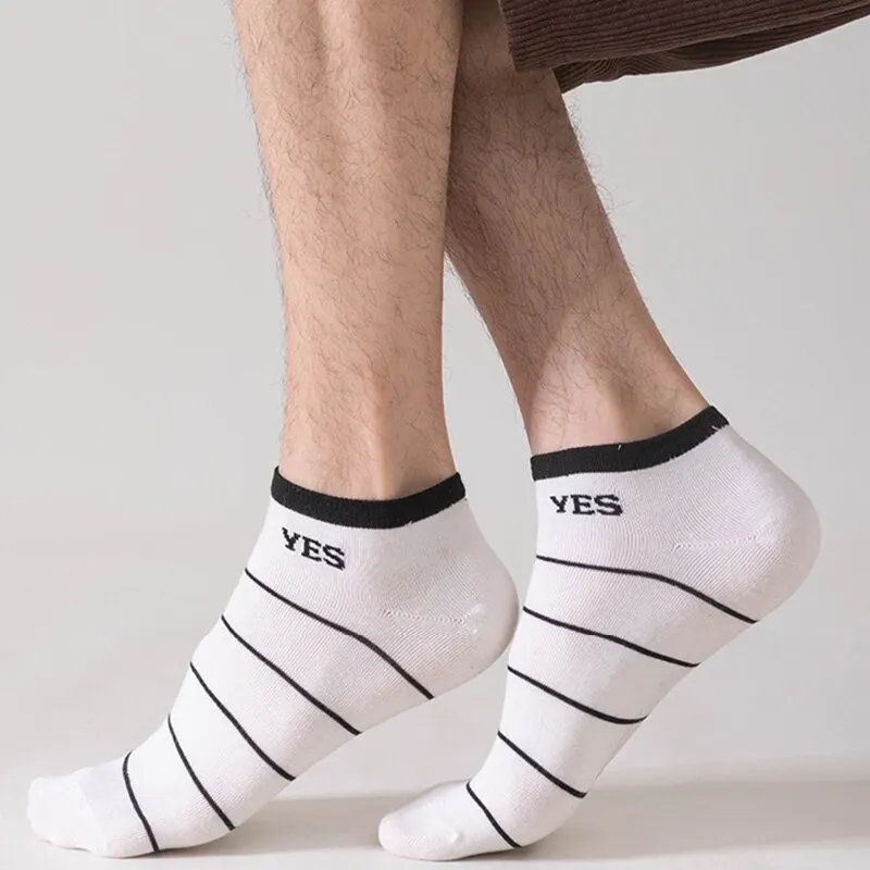 5 Pairs Men\'s Socks Simple Summer Breathable Low Top Socks Black and White Letter Short Tube Men\'s Socks