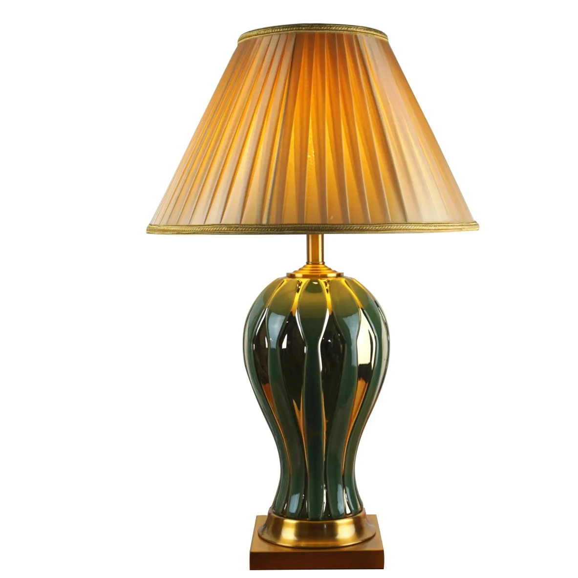 

American modern ceramic table lamp New Chinese green creative European living room model room Bedroom bedside table lamp simple