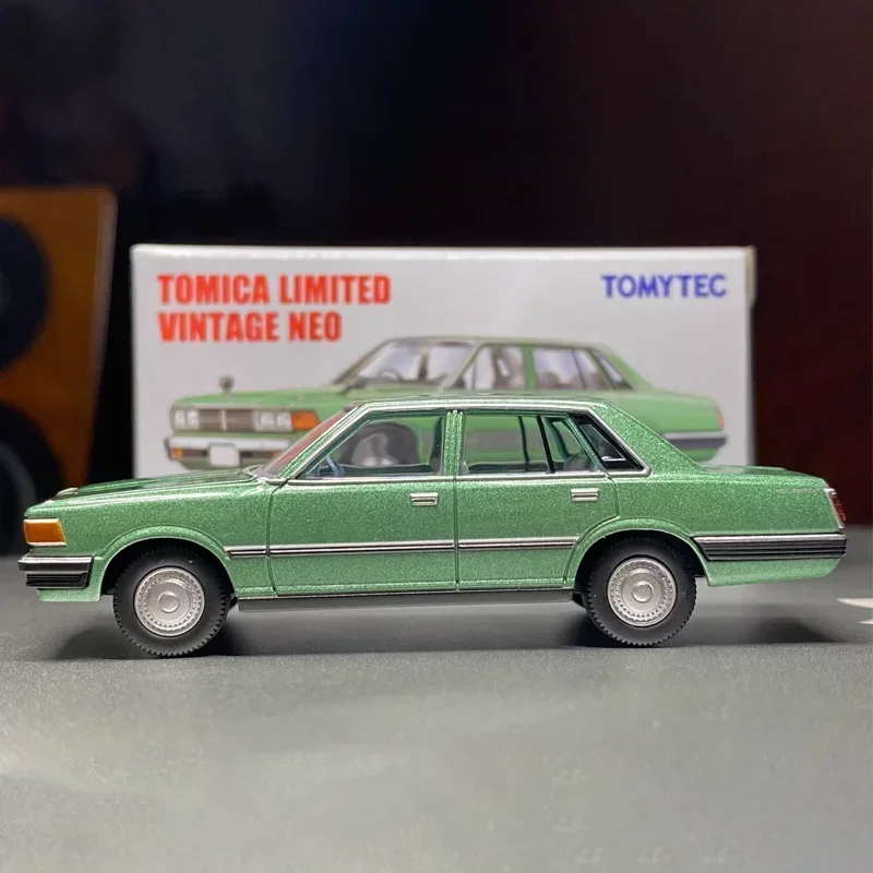 TAKARA TOMY TOMYTEC Tomica 1/64 TLV-N286a Nissan Gloria Sedan 200E Alloy Toy Motor Diecast Metal Model Gifts