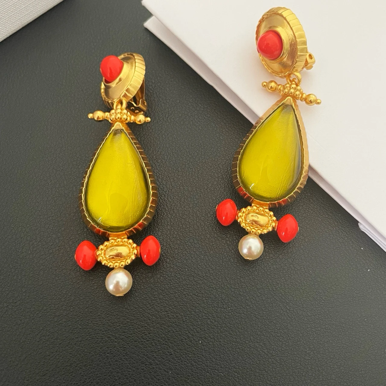 New Jewelry & Accessories Vintage Style High-Quality Colored Jelly-Colored Glass Ear Clip Earrings For Women's Parties & Gifts