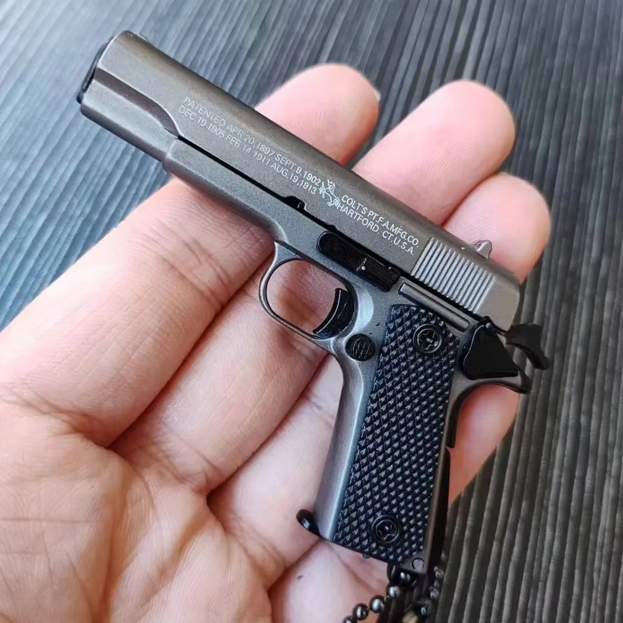 Csnoobs سبيكة 1:3 كولت M1911 مسدس نموذج مصغر تجميع مسدس لعبة المفاتيح ظهره قلادة الديكور هدية لعبة الصبي