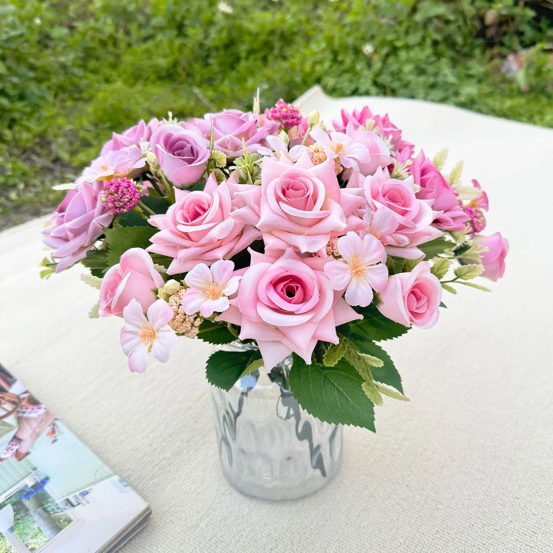 

Simulated Bouquet Corner Rose Hand-Held Decoration Hotel Wedding Rose Handle Bouquet Fake Flowers Home Desktop Ornaments