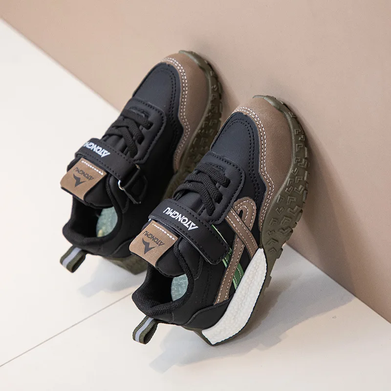

Kids Shoes Lightweight Sport Running Shoe for Older Children Casual Walking Trainers Soft Outsole Boys and Girls Sneakers