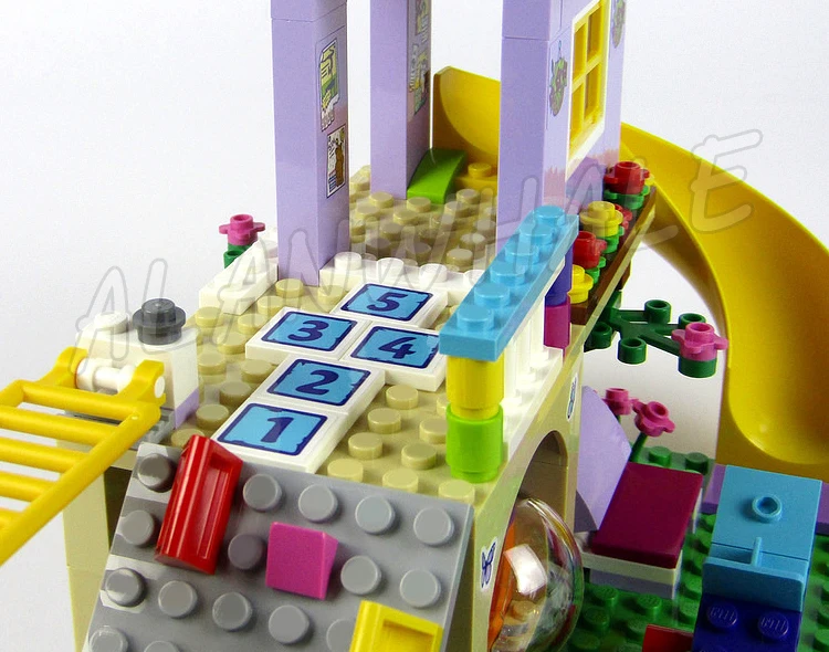 ตัวต่อเลโก้ 332 ชิ้น ชุดสนามเด็กเล่นเมืองฮาร์ทเลค ฟรีดอน ไมอา ซีเอนน่า สไลเดอร์ยอดนิยม ผนังปีนป่าย 10774 ของเล่นตัวต่อเข้ากันได้กับโมเดล