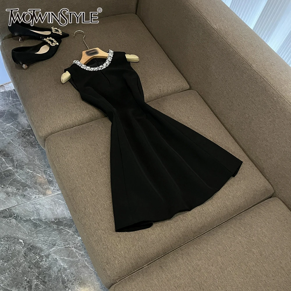

TWOTWINSTYLE Elegant Solid Dinner Dresses For Women Round Neck Sleevelss High Waist Sweet Mini Dress Female Fashion KDR537017