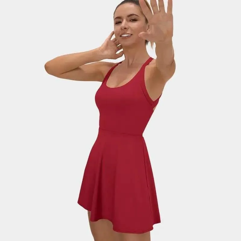 Vestido Esportivo Curto Sem Costas Sexy para Mulheres, Estilo Jovem e Vibrante, Sem Decote, Sem Mangas, Longo, Verão 2020