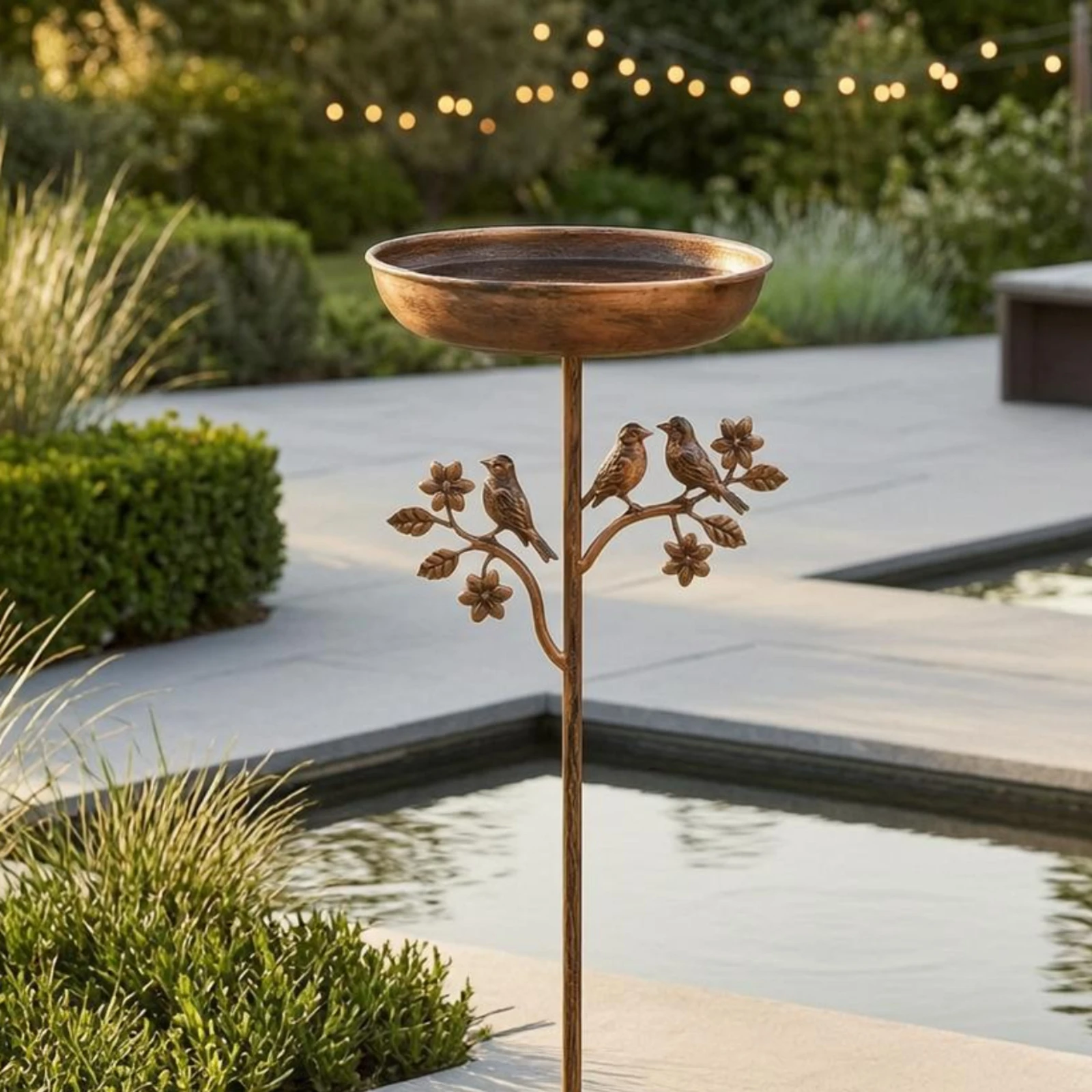Bird Bath Feeder Combo Shallow Round Basin Bird Bath Feeder Outdoor Decor Stake Base Heavy-Duty for Yard