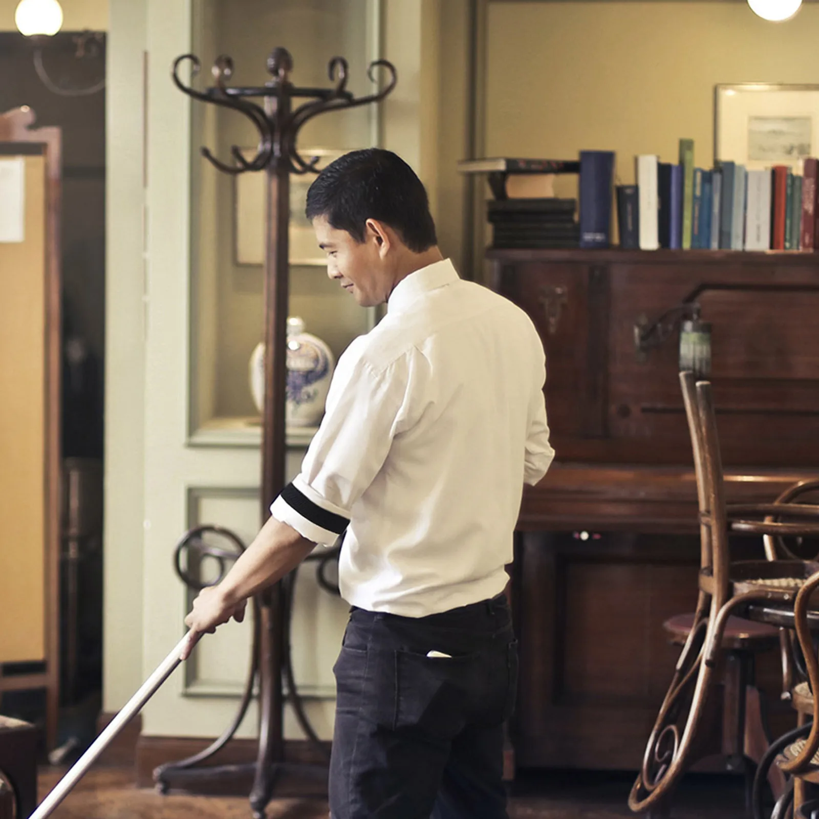 

5Pairs Adjustable Elastic Armbands Stretchy Sleeve Garters for Men Women Secure Shirt Sleeve Retainers Anti- Drying