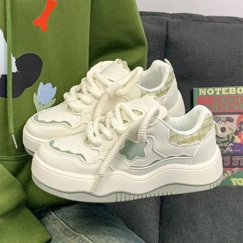 

2025 New Platform Thick Soled Casual Sneakers Women's Spring Student Versatile White Shoes Height Increasing Casual Sports Shoes