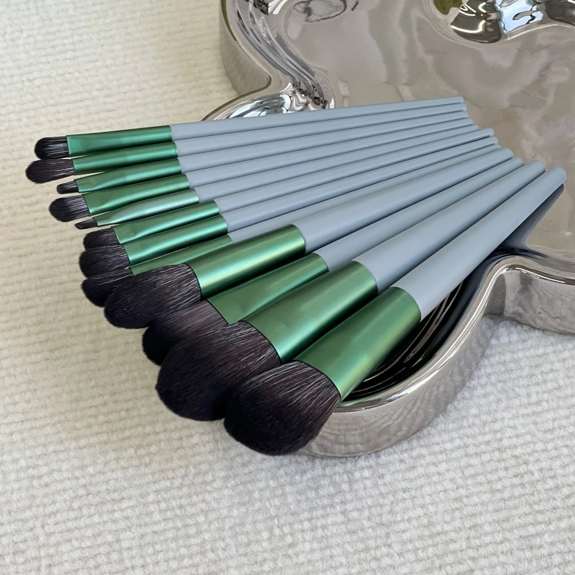 Brand Special Offer 12-Piece Professional Makeup Brush Set Suitable for Face and Eyes Multi-functional Makeup Tool Perfect Gift
