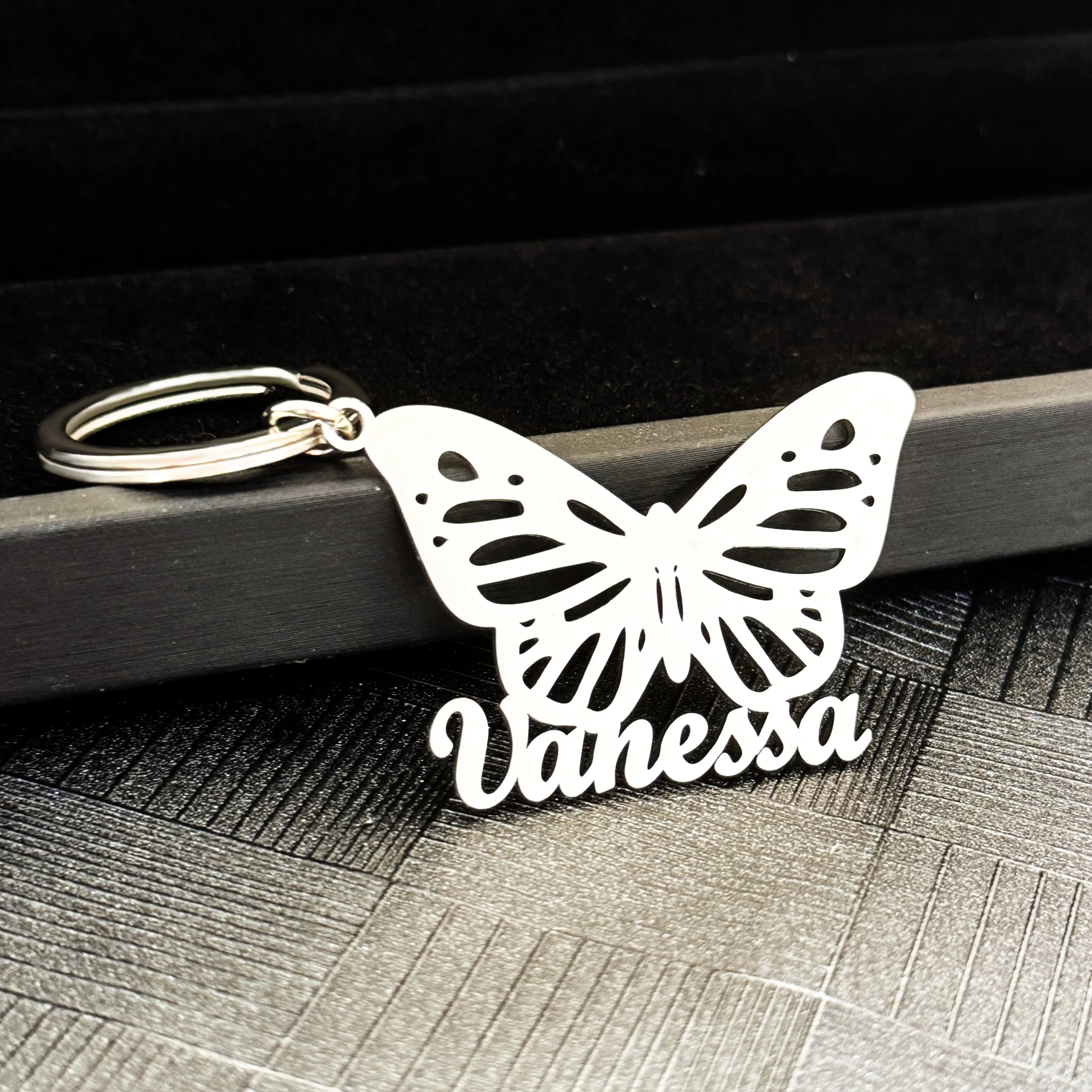 

Customized Personalized Butterfly Name Pendant Keychain Laser Engraved Stainless Steel Company Logo Man Women Commemorative Gift